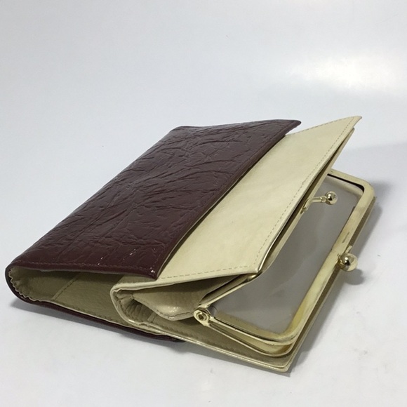 Vintage Brown Cream Patent Textured Leather Wallet - Picture 11 of 16
